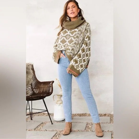 HYFVE Patterned Cowl Neck Sweater in Olive Women’s Size Large - Picture 3 of 12